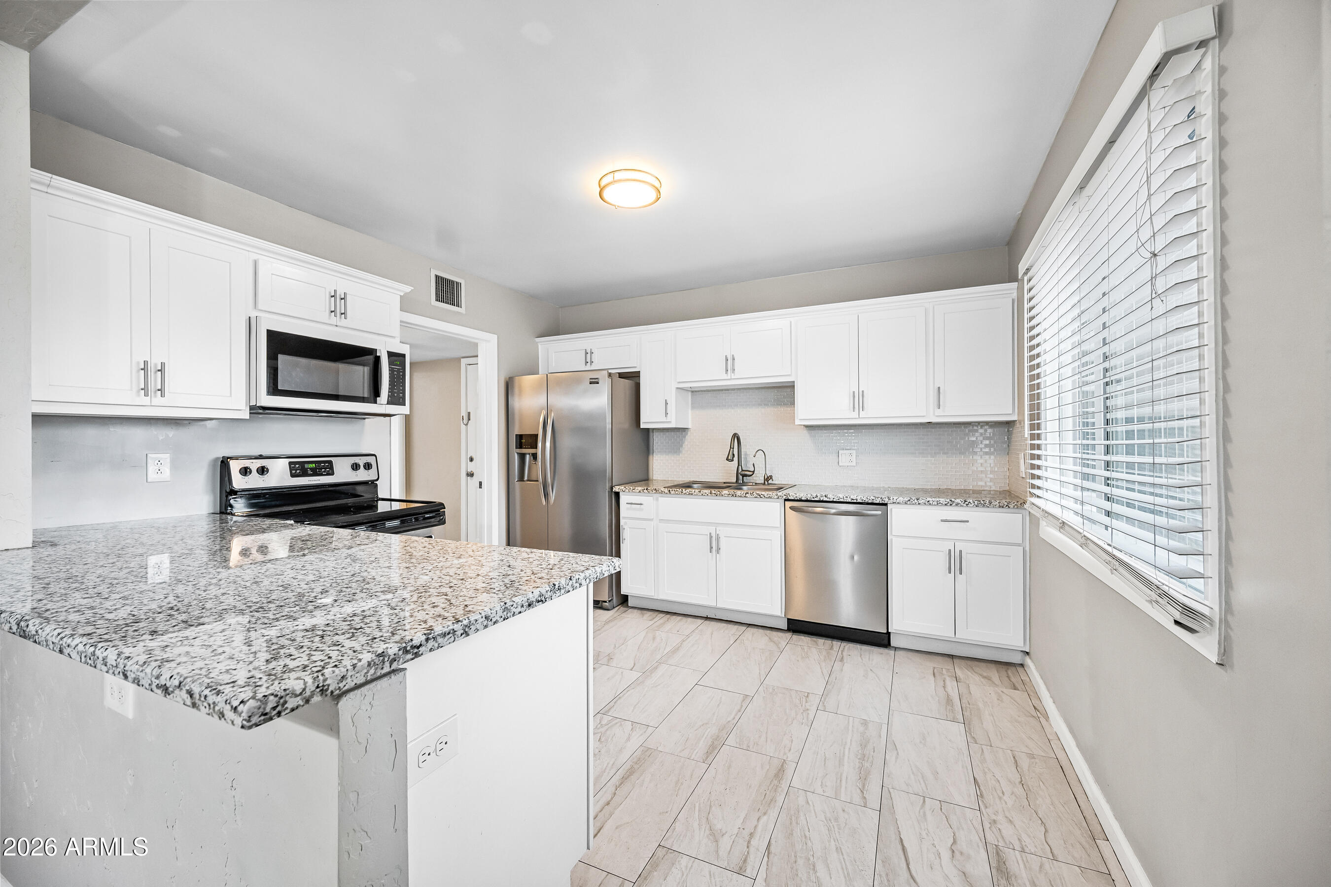 1724 W THOMAS Road, Phoenix, AZ 85015