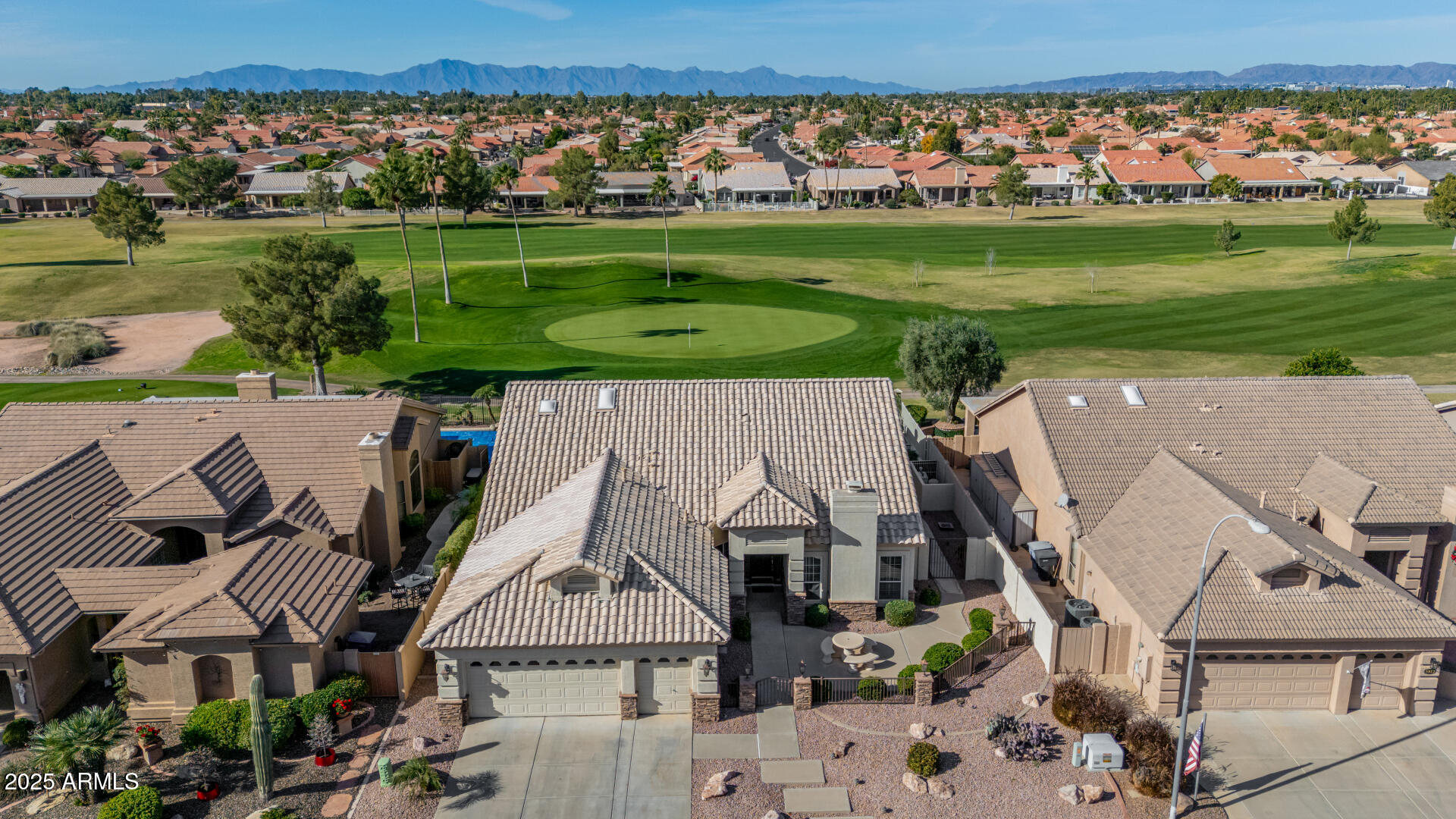 5822 S AMBERWOOD Drive, Chandler, AZ 85248