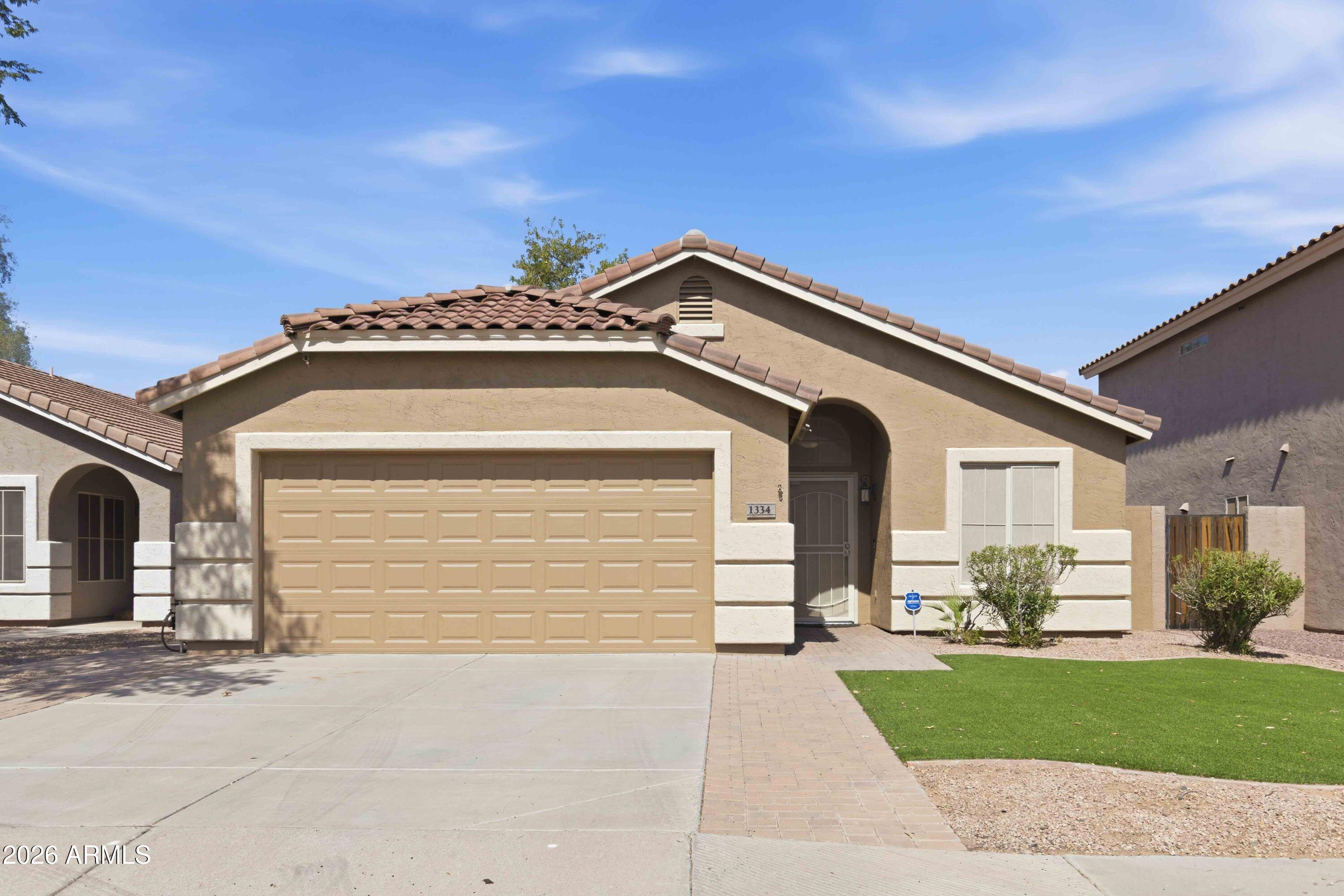 1334 S HERITAGE Drive, Gilbert, AZ 85296
